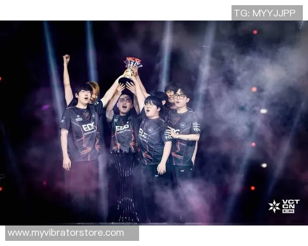 FPX逆袭之路揭秘：冠军杯背后的奋斗与荣耀