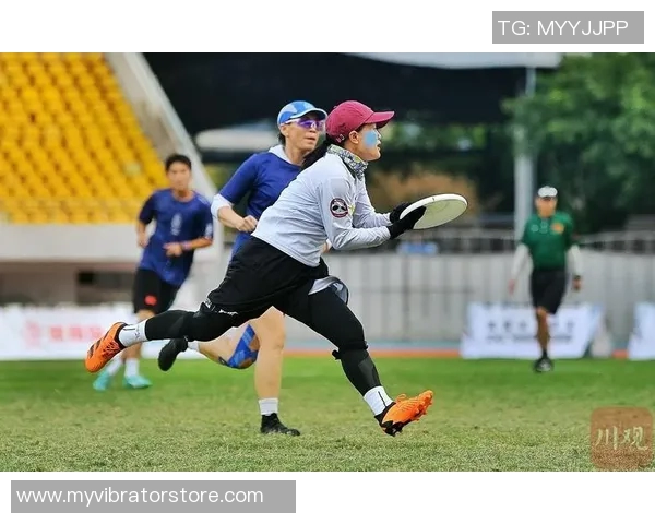 杭州飞盘队在全国飞盘配合排行榜中荣获第六名展现出强劲实力与团队合作精神